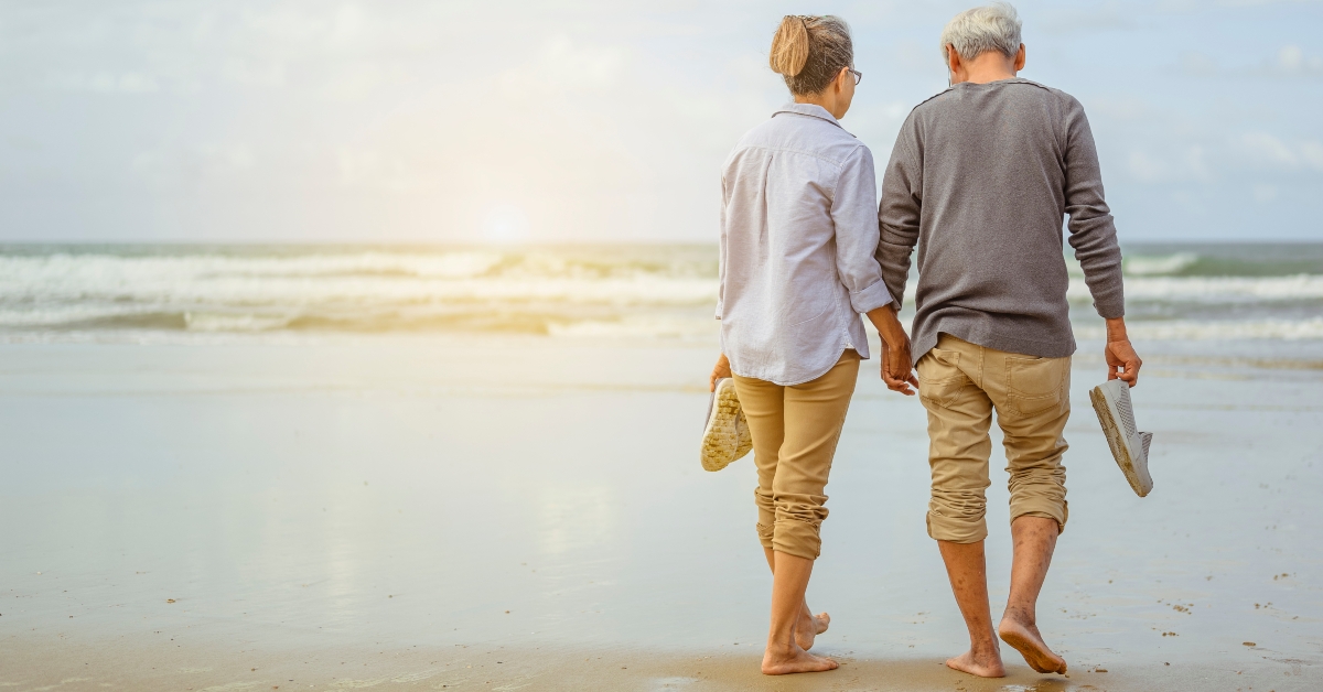 Seniors go on vacation at the beach