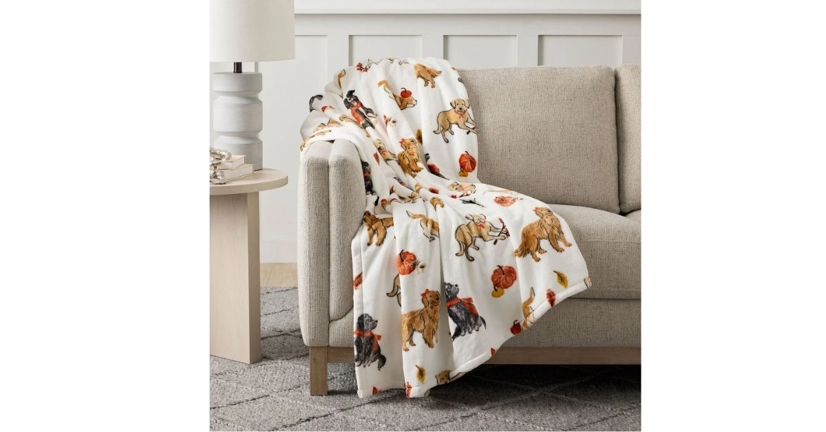 members mark lounge throw