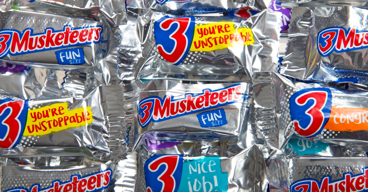 fun sized 3 Musketeers bars with inspirational messages