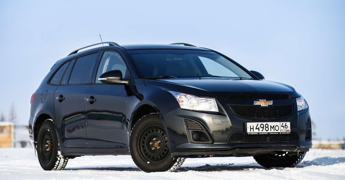 black chevrolet cruze