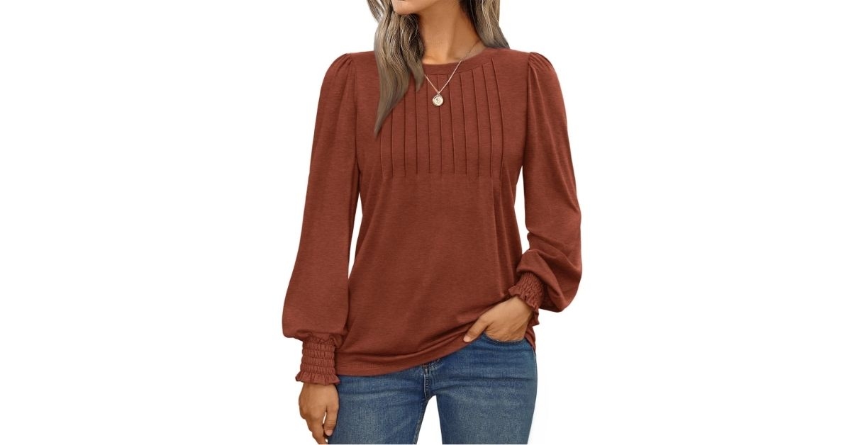 pleated crewneck long sleeve shirt