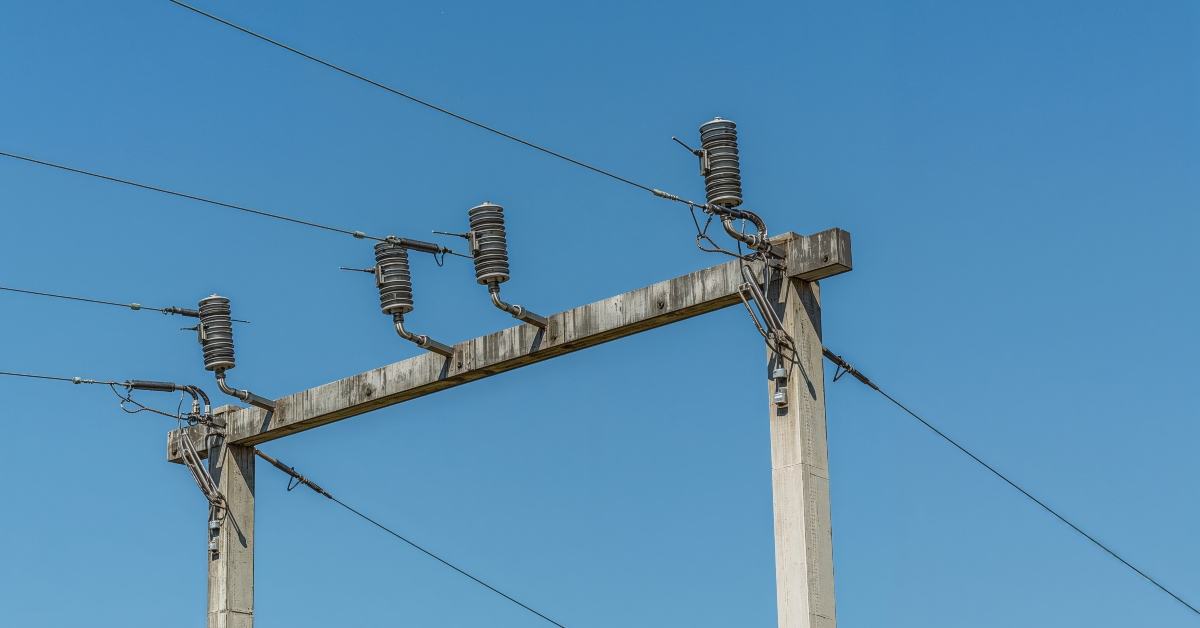 high voltage cables and insulators