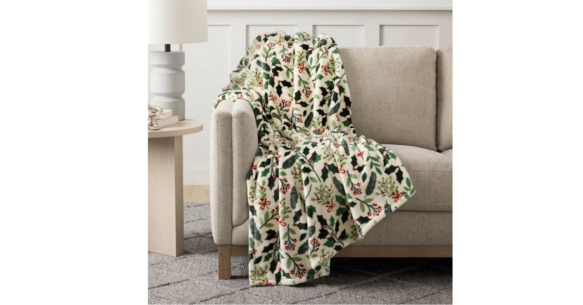 seasonal lounge throw
