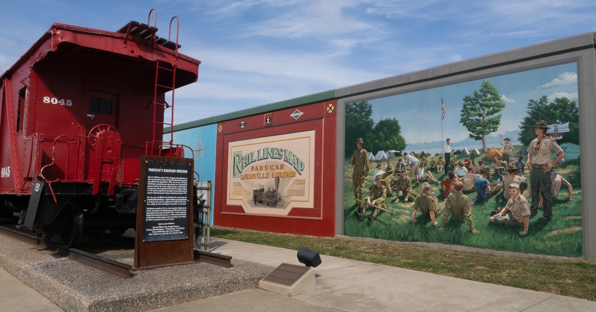 Paducah, Kentucky, Flood Wall Murals and Red Locomotive