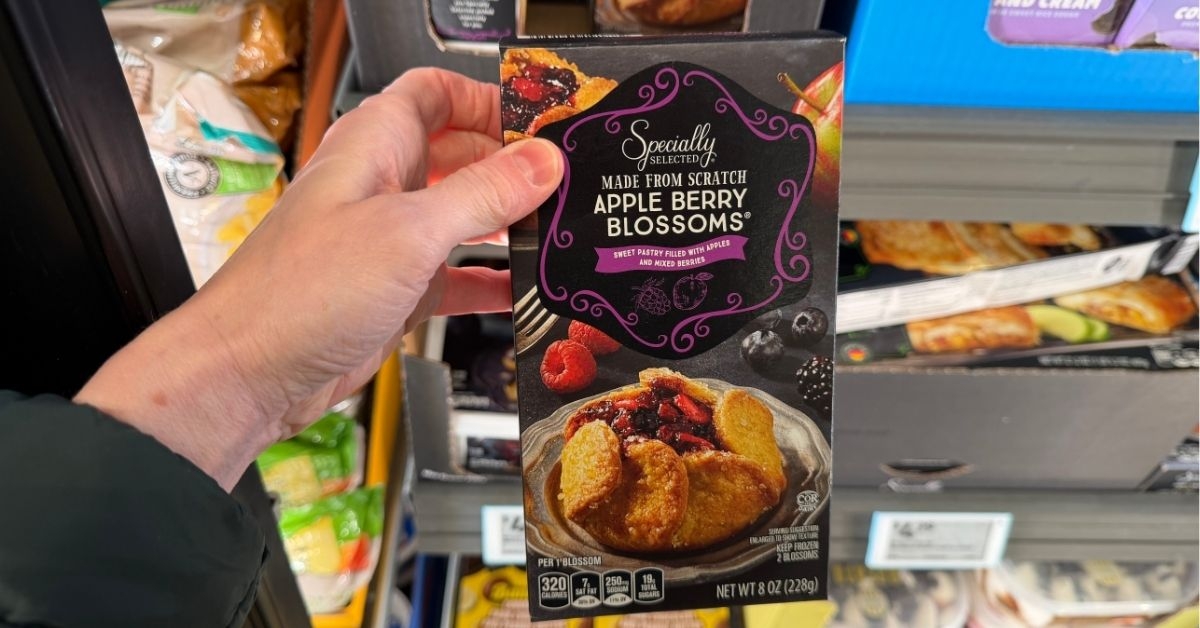 apple berry blossoms