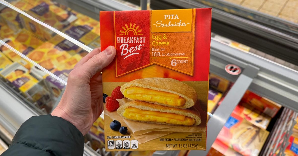 egg and cheese pita sandwiches