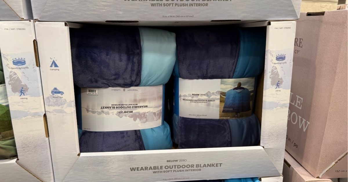 wearable outdoor blanket