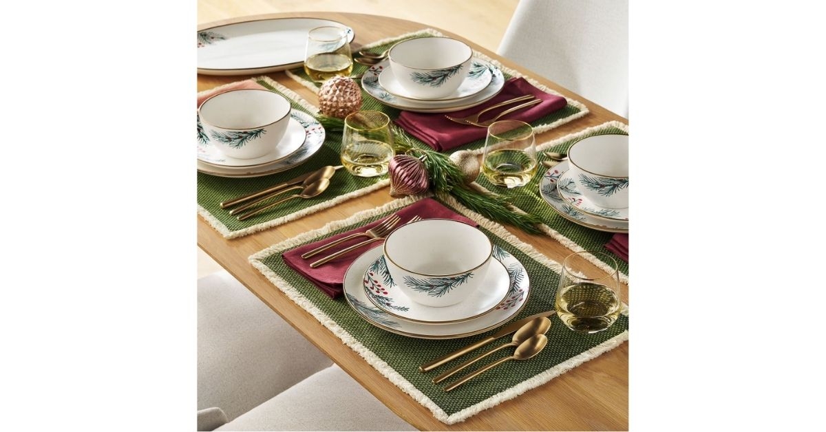 holiday dinnerware set