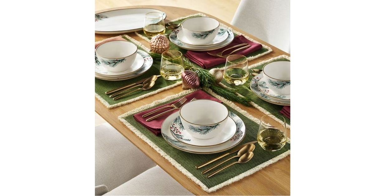 dinnerware set