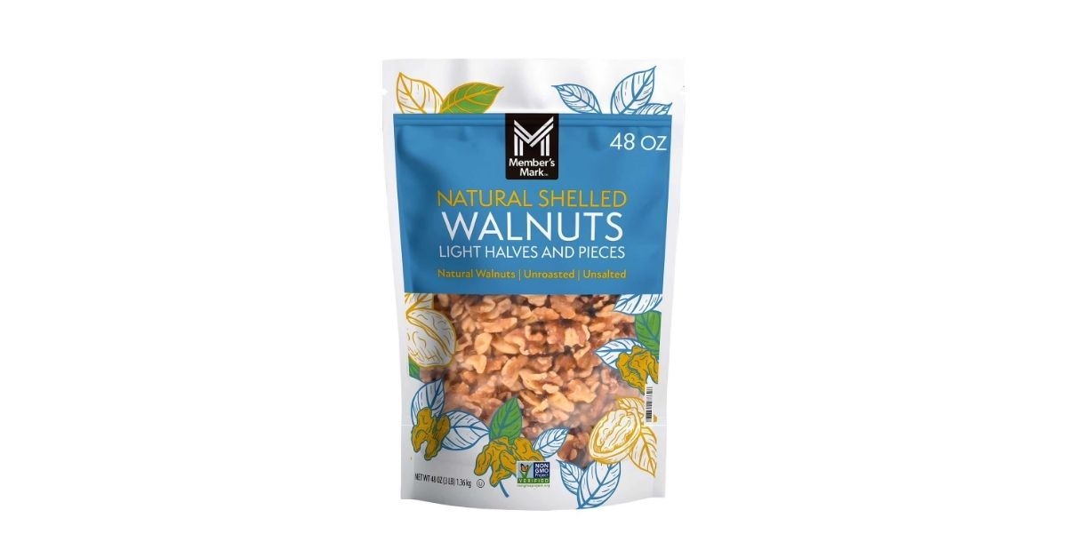 natural shelled walnuts