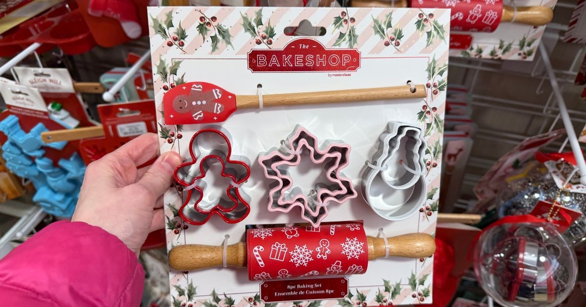 spatula and cookie cutter set