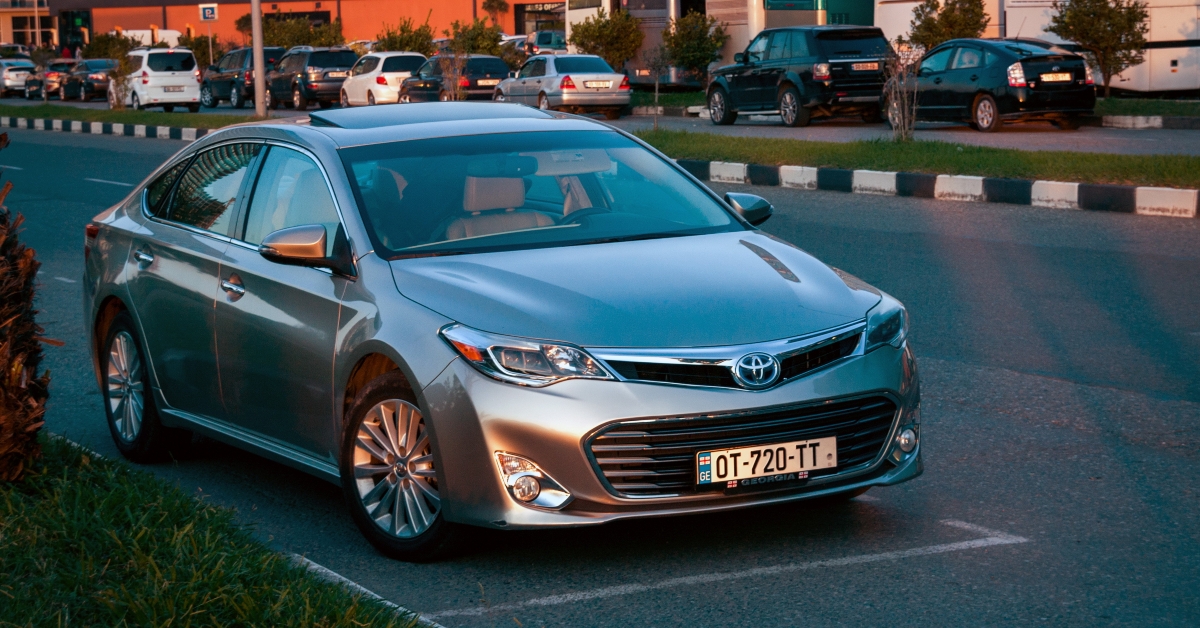 toyota avalon on the streets 