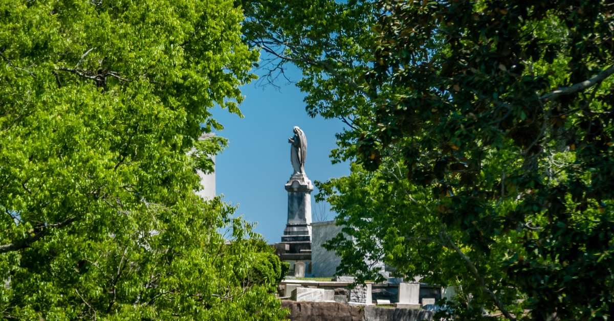 gravestones in myrtle hill cemetery