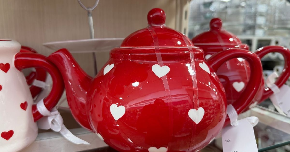 heart tea pot