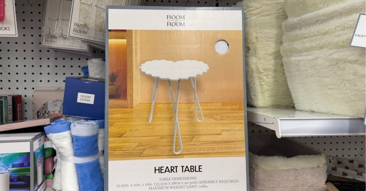 room2room heart table