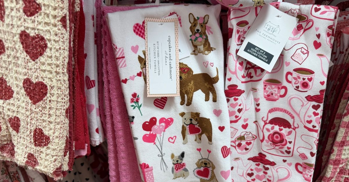 HomeGoods Cupcakes and Cashmere Kitchen Towels 