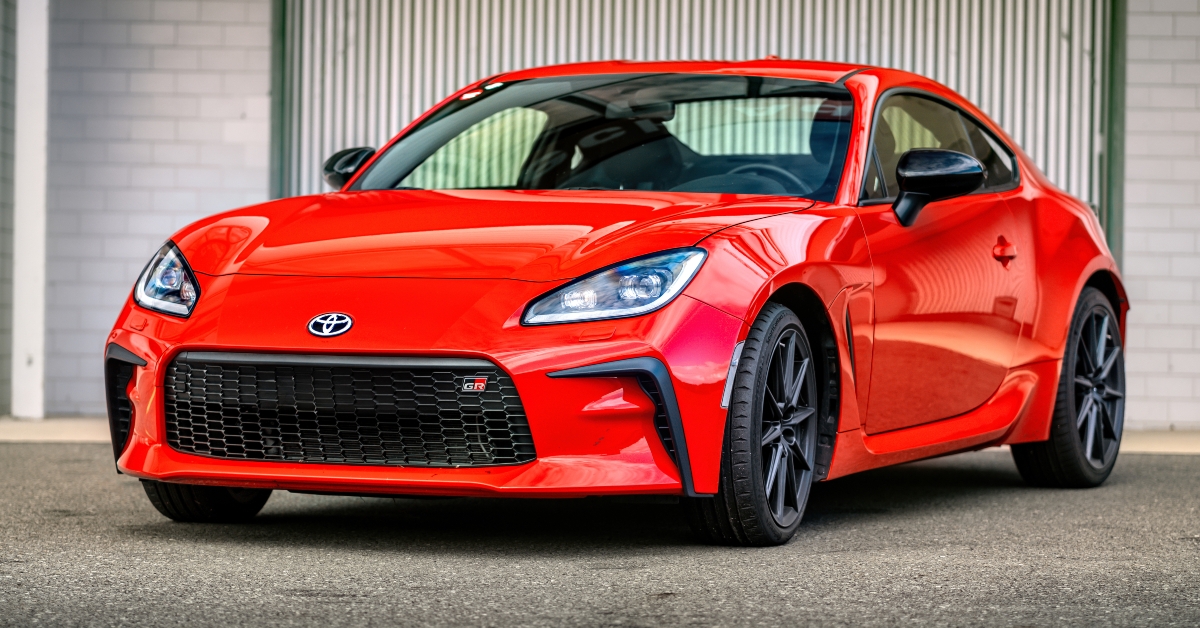 red sports car toyota gr86