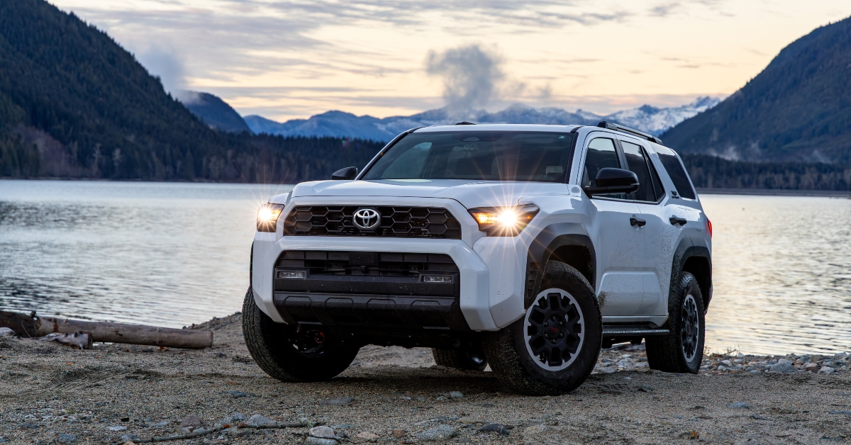 white toyota 4runner suv