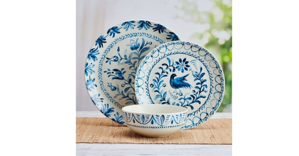 blue dinnerware set