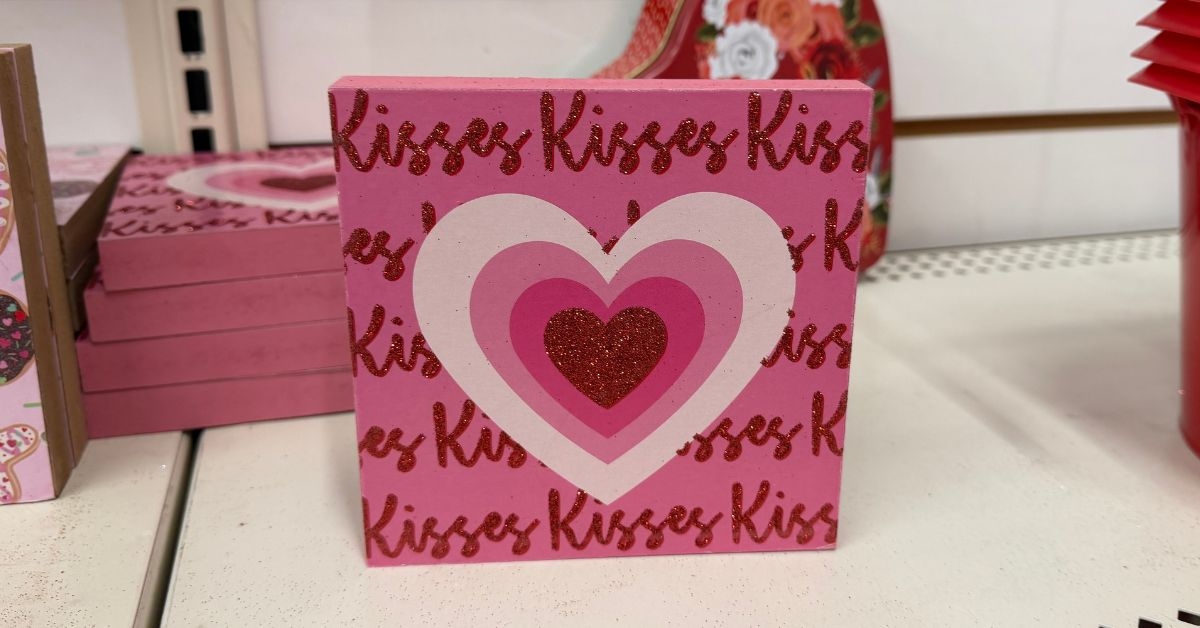 valentines day tabletop decor