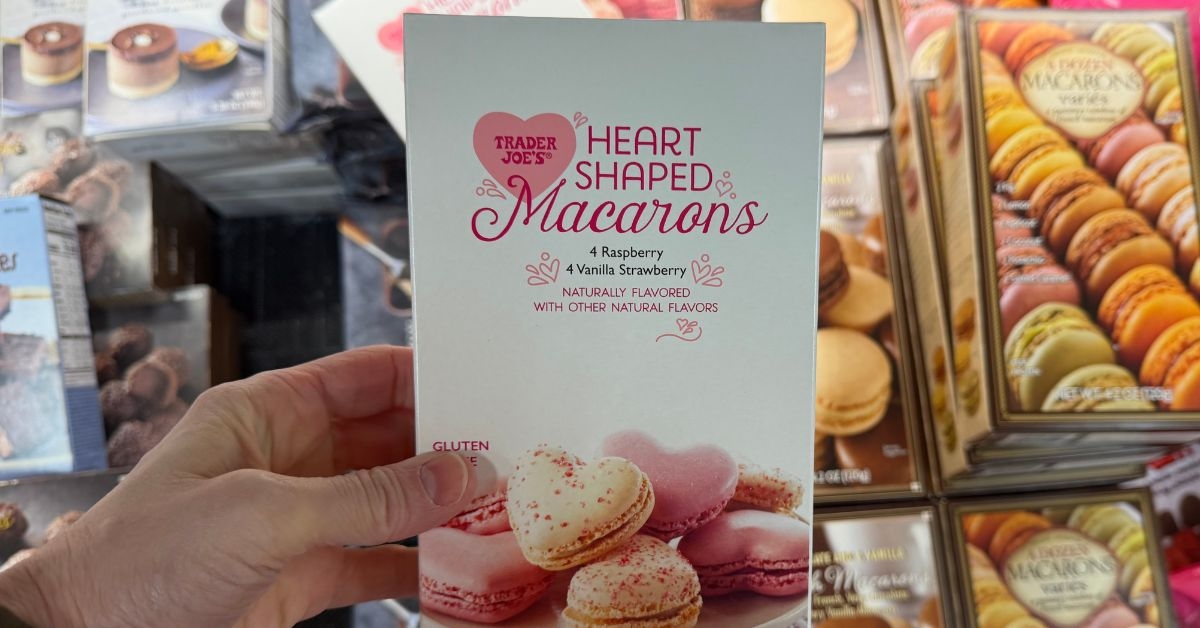 heart shaped macarons
