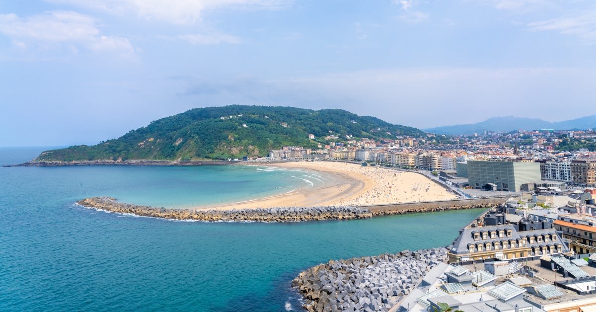 busy la zurriola beach