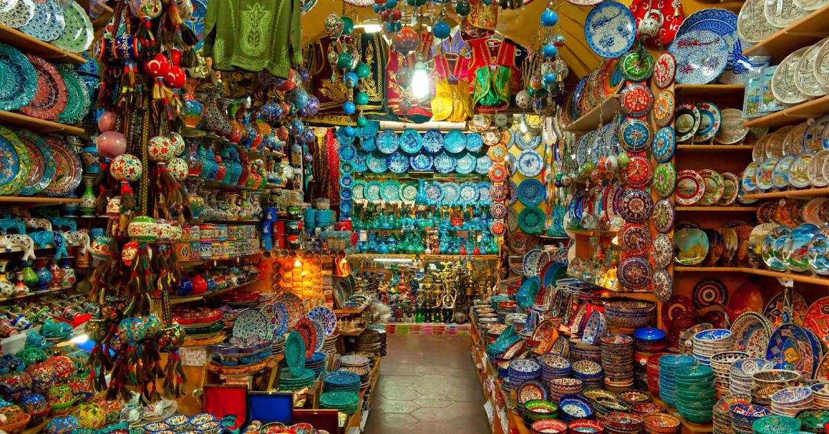 Grand bazaar shops in Istanbul.