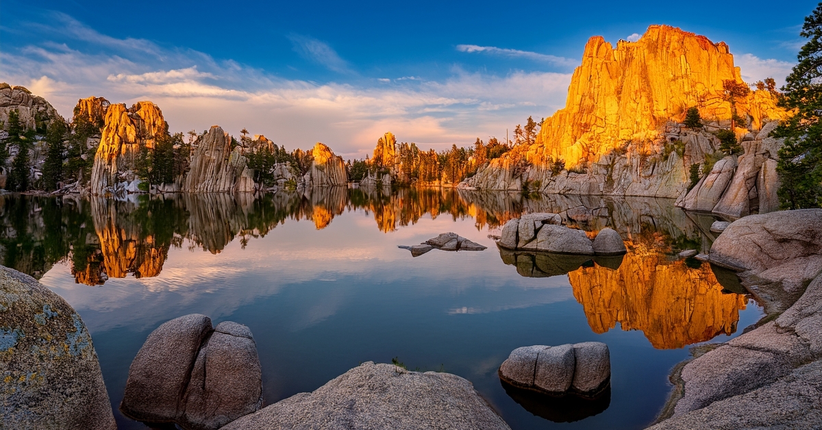 fantastic sunrise over sylvan lake south dakota
