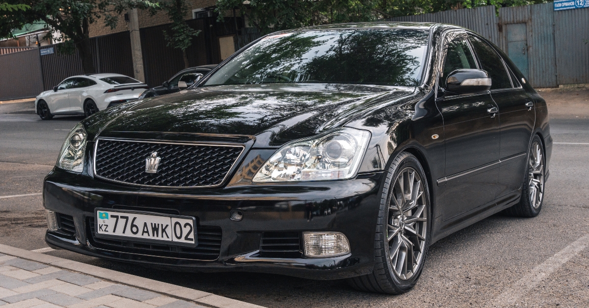 toyota crown xii s180