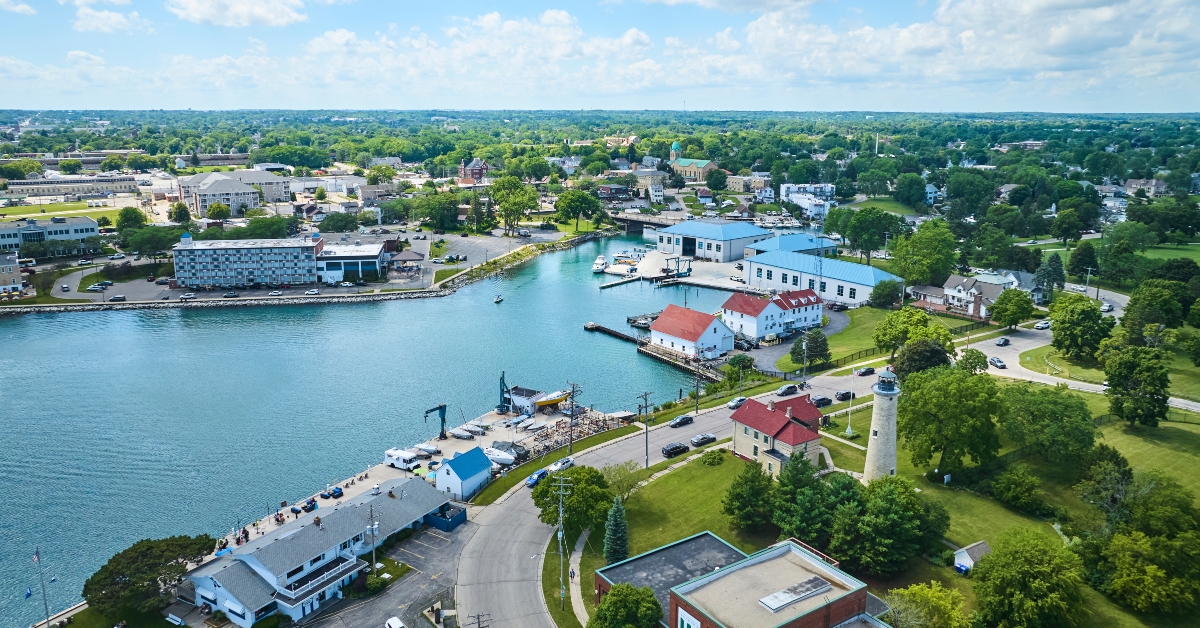 Aerial Fly Through of Kenosha Marina and Lighthouse
