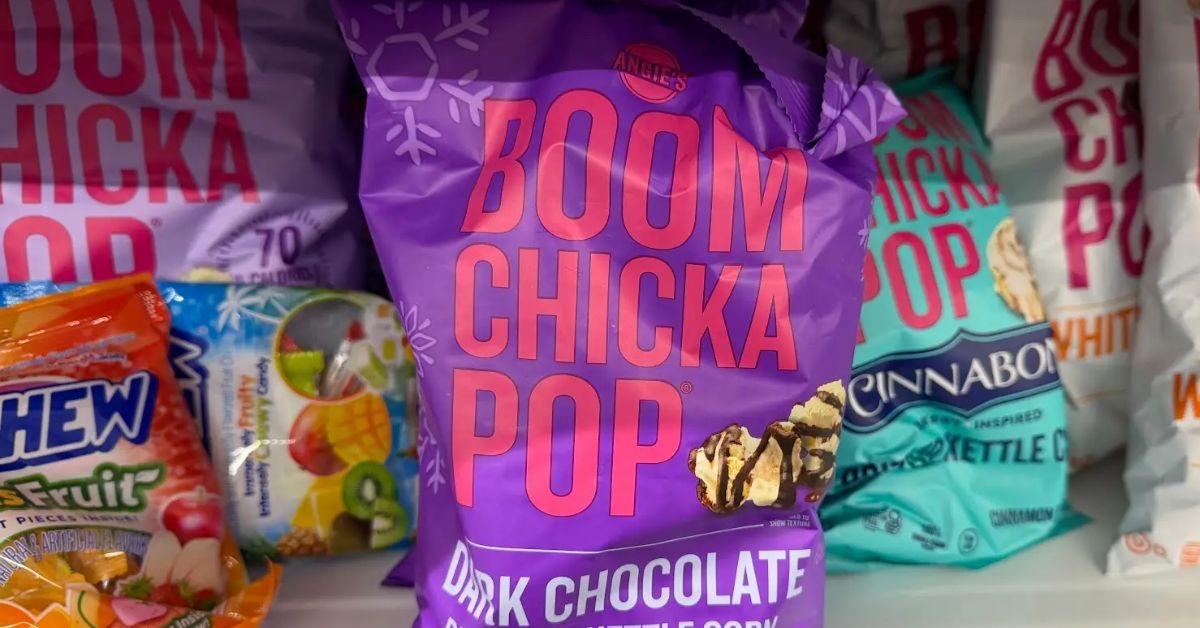 chica pop dark chocolate drizzled kettle corn