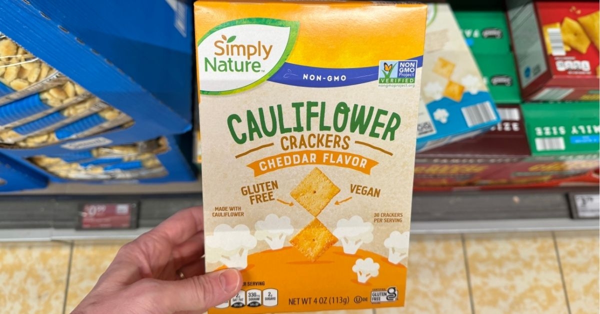 cheddar cauliflower crackers