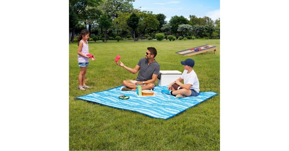 members mark outdoor blanket