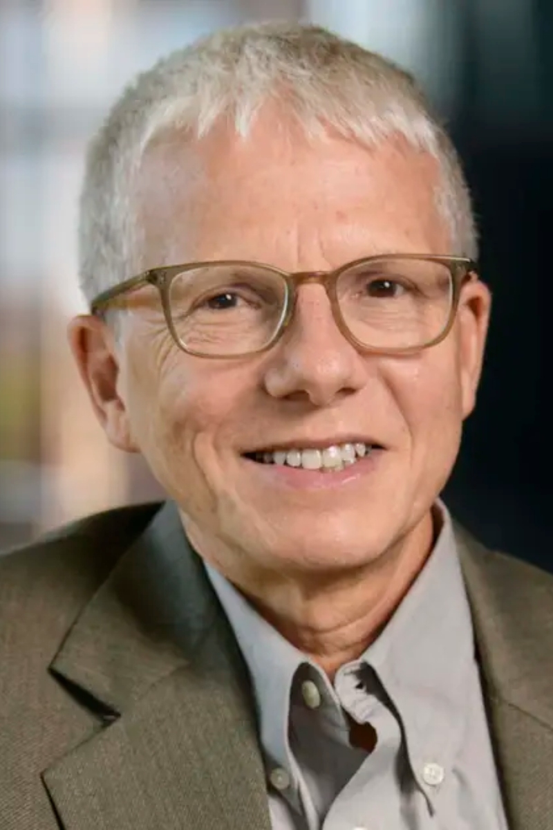 Professional headshot of Professor Matthew Spiegel of Yale University