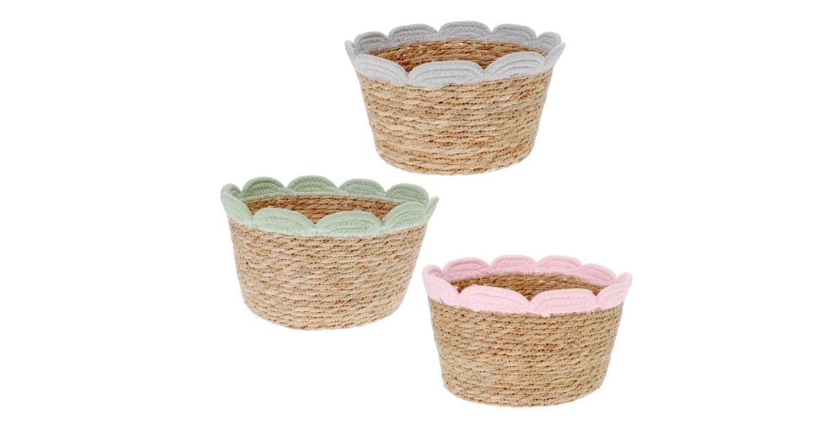 scalloped rush basket