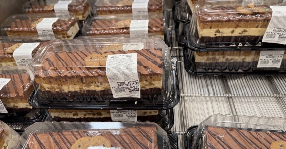 chocolate chip cookie bar cake