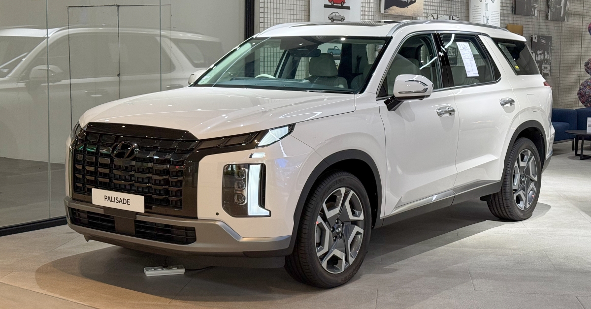 Hyundai Palisade SUV on display