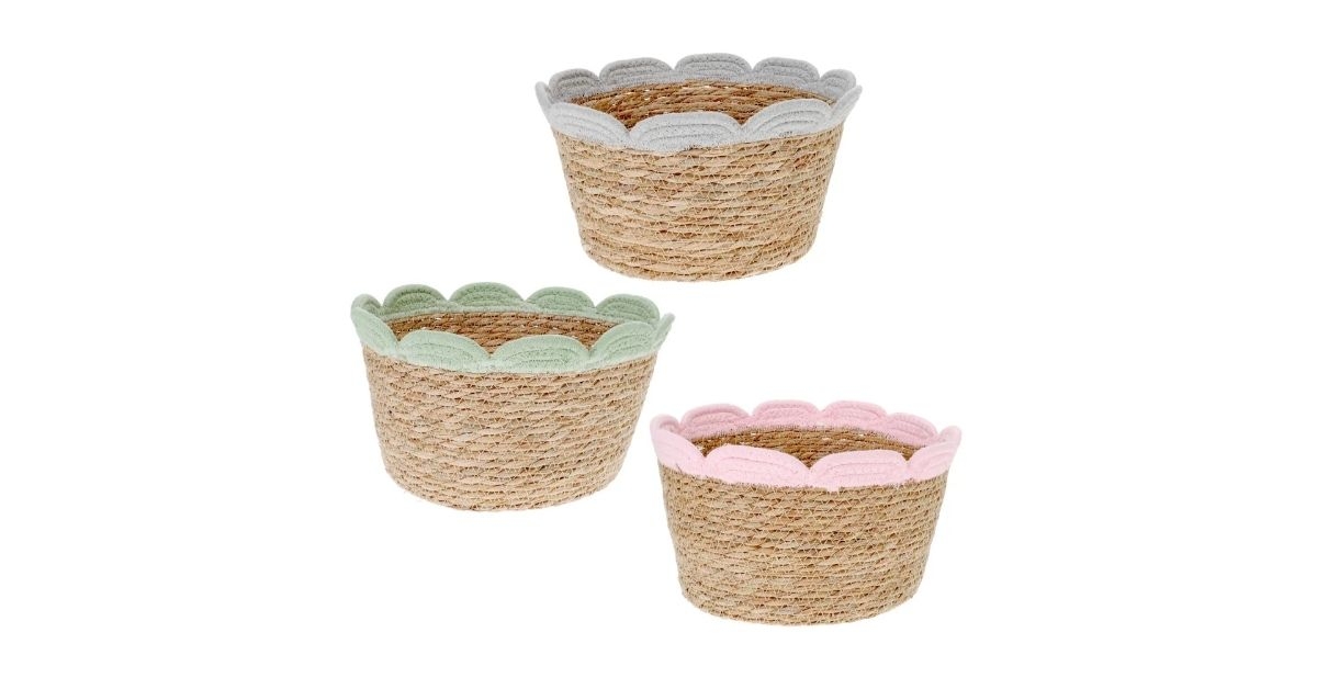 scalloped rush basket