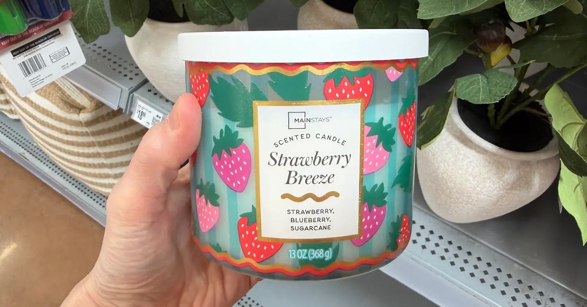 strawberry breeze scented candle