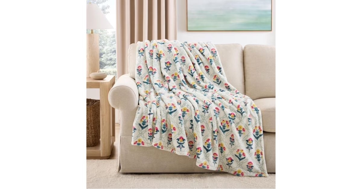 seasonal lounge throw