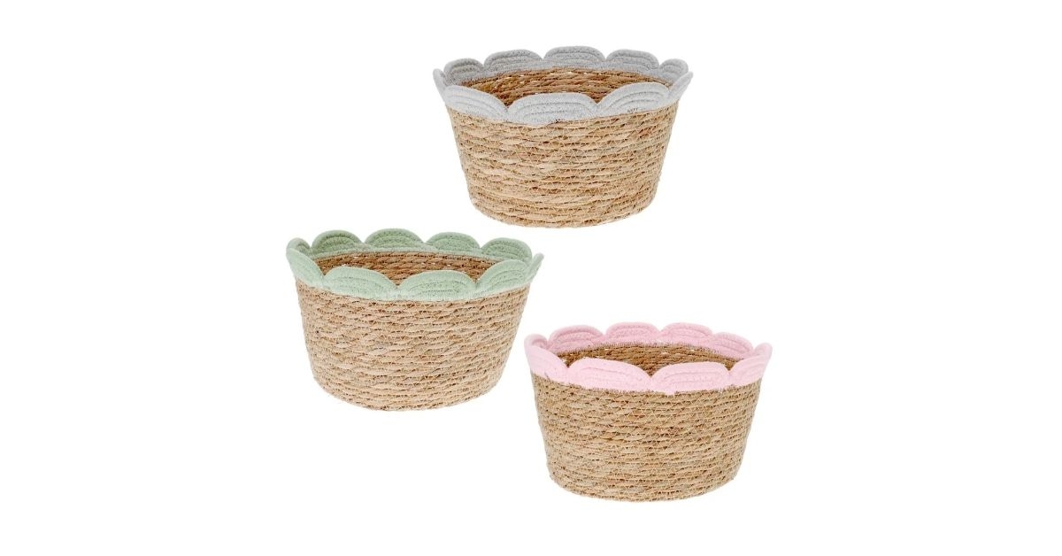 scalloped rush basket