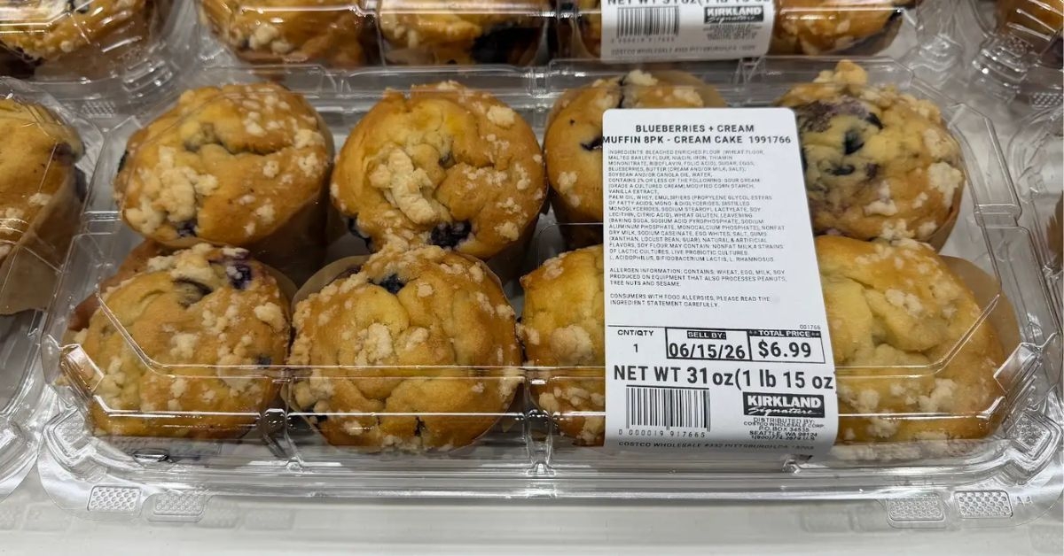 blueberries and cream muffins