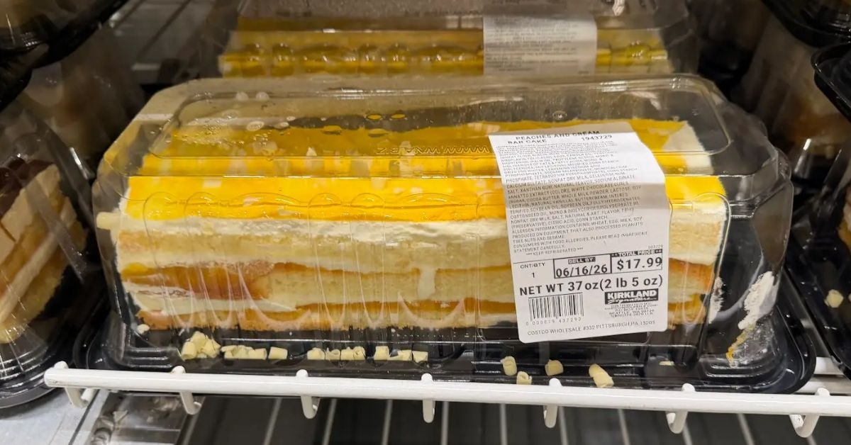 peaches and cream bar cake