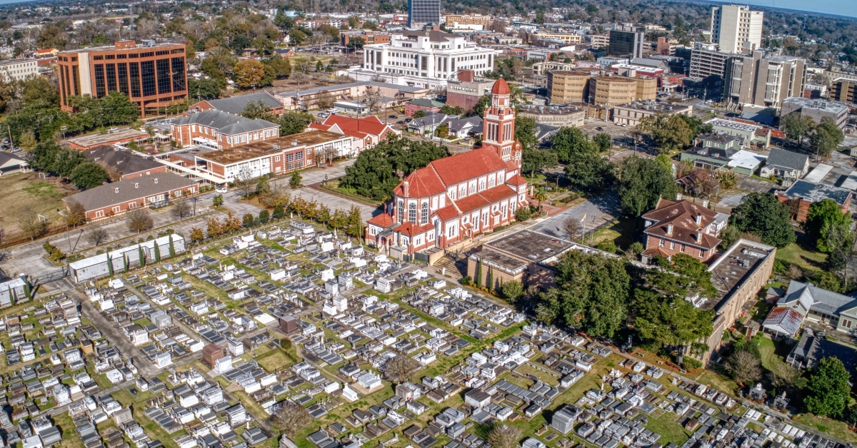 Small city in the State of Louisiana