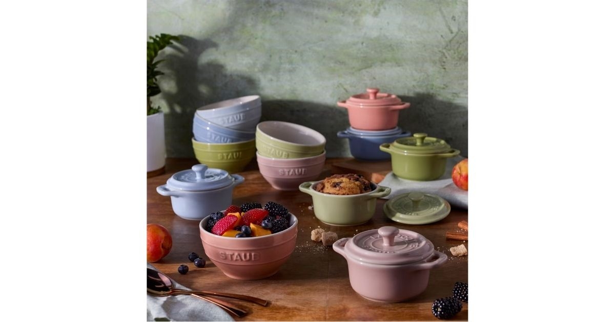 ceramic mini dutch oven and bowl set
