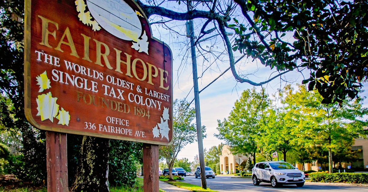 Welcome to Fairhope Alabama sign
