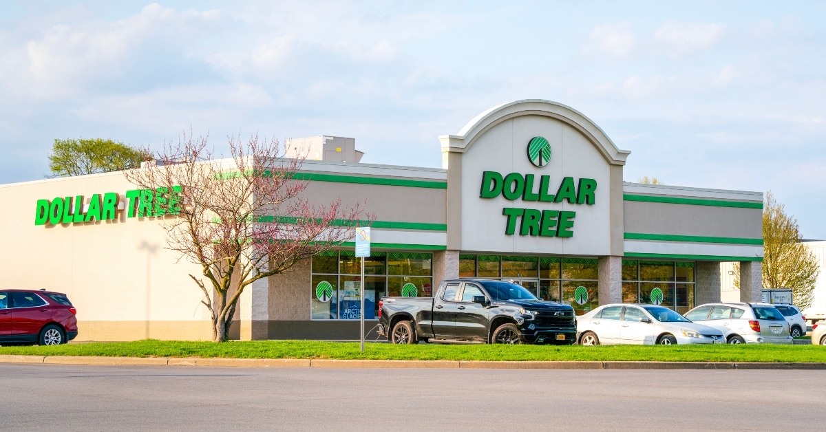 dollar tree store exterior