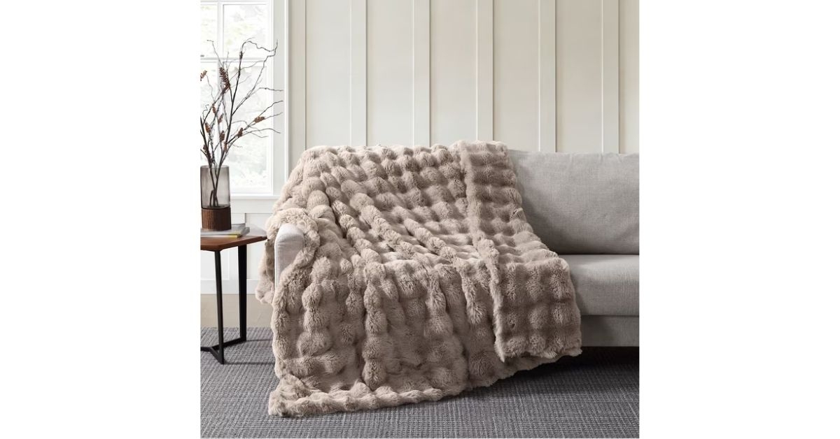 faux fur bubble throw