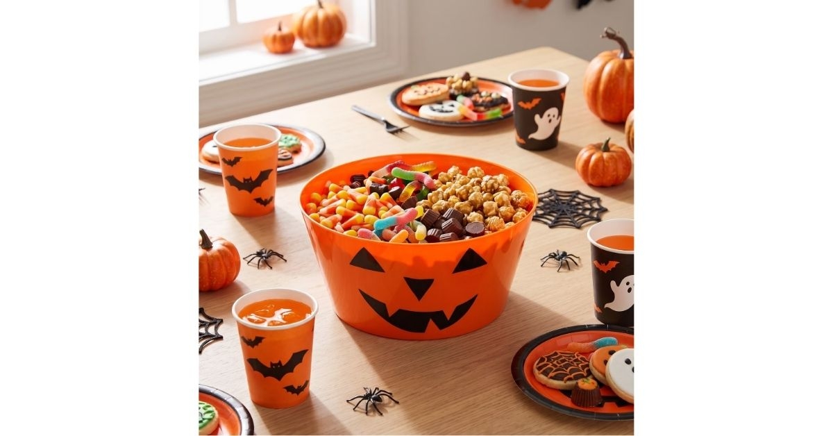 large plastic jack o lantern serving bowl