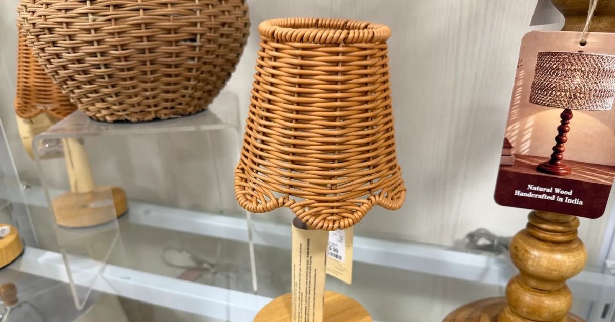 woven table lamp